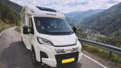 Weinsberg CaraSuite – New family camper, all-in rental price