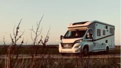 Bluff – Luxury 4 berth Laika Kosmo Motorhome / Camper - Brand New 2024 - Automatic