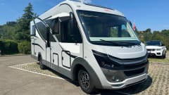 2026 4P McLouis 870+roof air conditioning, automatic 180 hp, bicycle rack, LPG, underfloor heating 