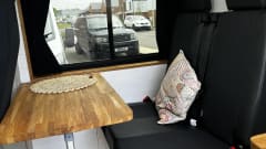 Camper – 4 Berth Peugeot Camper Van Motorhome Based In East Sussex