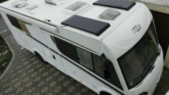 Hulk – Fully integrated motorhome.