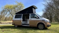 4p Volkswagen campervan uit 2021