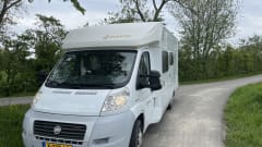 Leuke camper – 4p Bavaria semi-integrated uit 2011