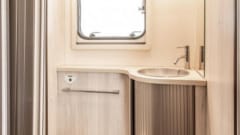 Moby – Luxury 5-person campervan 2024 - automatic + Wi-Fi option