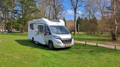 Wille – Automatic, Hymer Carado 4 person family camper, long beds! 