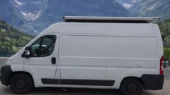 Loesje – Unieke 2 persoons camperbus vol avontuur & luxe!