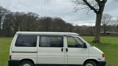 het witte schaap – 4p Volkswagen campervan uit 1997