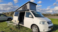 Liv – 2p Volkswagen campervan uit 2009