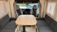 Challenger 380 – 4p Challenger semi-integrated from 2025