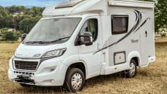 Fun Bus – 2 berth Peugeot semi 2017