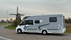 5 person camper| Roller team | Full extras | XL Garage