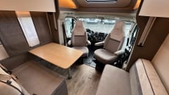 H630 – 3p LMC Tourer H630 semi-integrated from 2024