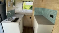 2p off-grid Sprinter campervan uit 2013