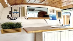 Elvis in Sicily – Sono un van, mi chiamo Elvis e vi aspetto in Sicilia:)