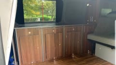 S88 – VW T5.1 Camper LANGE WHEEL BASE - Sitzplätze 5 Schlafplätze 4 (10 Schlafplätze inkl. Markise)