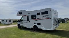 Rollerteam Zefiro 675 Auto, 5 Berth Family Motorhome