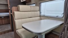 Ford Chausson EB 718