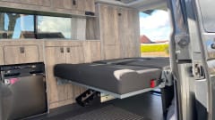 VW-Campingbus mit 3 Schlafplätzen aus dem Jahr 2018