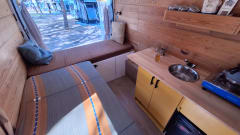 Bruno – 2p Ford bus uit 2002