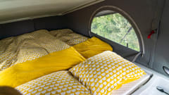 Luxe Hymer buscamper met lengte bedden