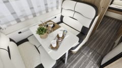 DELUXE 6 berth & 5 seatbelts – WiFi ✅, TV's ✅, Pets ✅, Awning, ✅ Bikes ✅ EU travel ✅