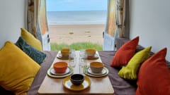 Rosita – Big & Cosy Off-Grid Camper – Solar, Huge Bed & 5 Seats