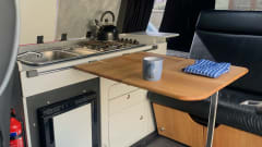 Meteor – Camper VW T4 a 2 posti letto - a 3 miglia dall'aeroporto di INESS *Assicurazione inclusa*