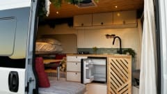Try Vanlife – Prova Vanlife! nel nostro Fiat ducato fuori rete (letto fisso grande)