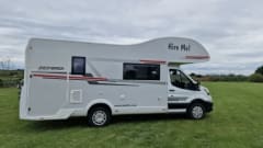 Roamify Motorhome Hire  – 6-Bett-Roller Team Zefiro 675 (Auto) - www.roamify.co.uk