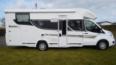Cocoon 468 – New "2021" 4-person Cocoon 468: the comfort of home, even on the road