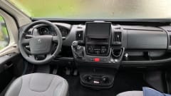 Tournie  – Very luxurious Tourne bus camper
