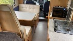 Comfortable 4p Dethleffs camper - 2001