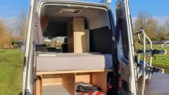 Laura – Delicious compact machine with all amenities and 2x air conditioning!