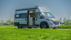 Easy Rider XL Knaus – Super luxurious new spacious bus camper, for tall people, automatic