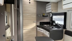 Luxurious 2021 Challenger 328 VIP – Complete & comfortable through Norway