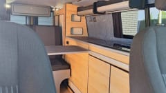 Lemon – Lemon Line – Ford Custom compact avec 4 couchages et énergie solaire de 430 W