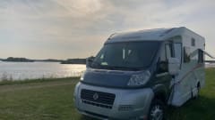 Smart & strong! 131hp - 2p - MaxxFan - CarPlay - Solar panel