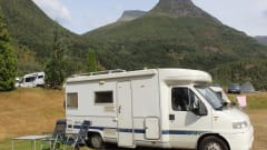 Neat 4 person camper