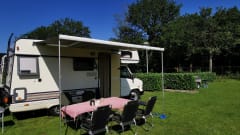 Get away with this 5 person camper!