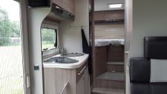 Challenger – Beautiful Comfortable Camper 170 hp (2-4 persons)