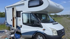 Fijne 4, 5 p Ford alkoof camper. 