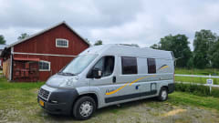 2p Sun Living bus uit 2009