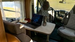 Carado V337 camper van (e-bike lift / trailer hitch)