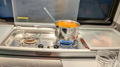 4p Volkswagen campervan uit 2023