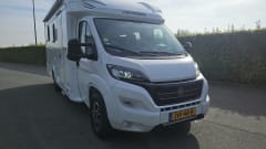 JVF48D – Weinsberg CaraSuite 700 ME Automaat Zeer luxe, KM VRIJ !