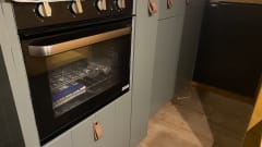 2p Renault campervan uit 2012