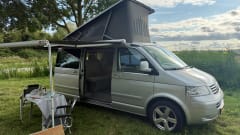 4p Volkswagen campervan uit 2004