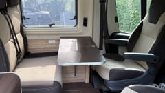 Uluru – 4p Hymer Ayers Rock bus uit 2018
