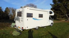 EASY 1 MOTORHOME HIRE JUST TURN UP AND GO