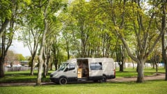 Olive – Mercedes-Benz Sprinter met 2 slaapplaatsen